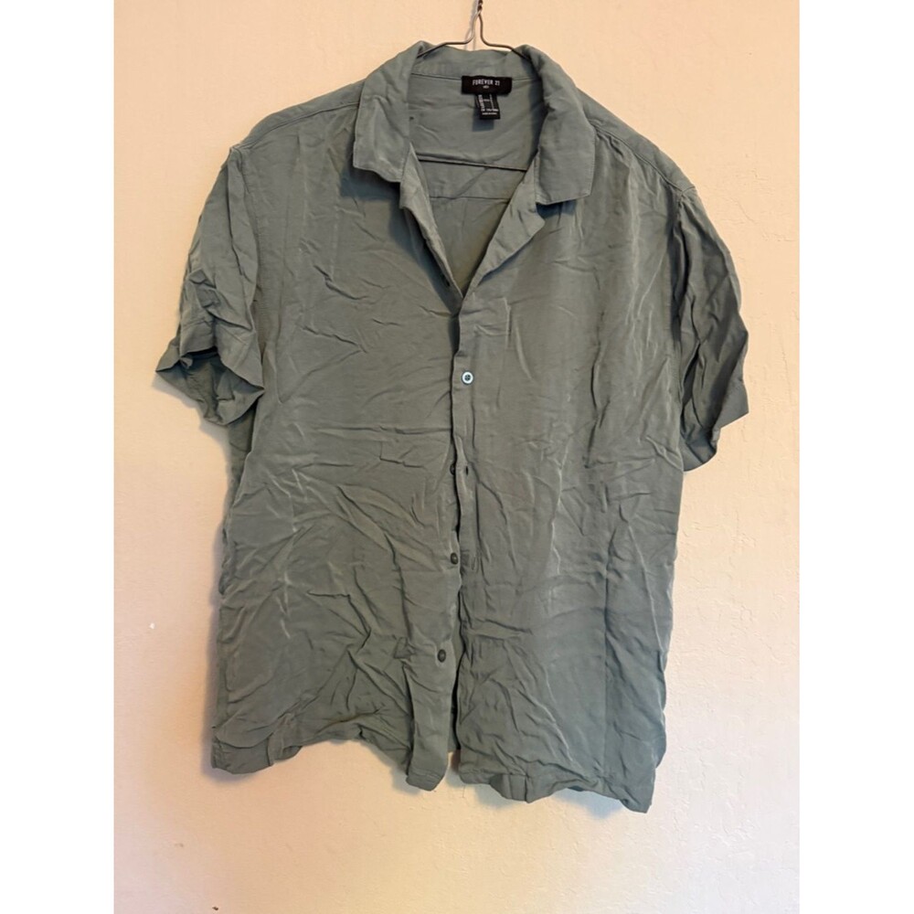 Forever 21 mens Short Sleeve Button-Up Shirt large l Sage Green fresh light A17